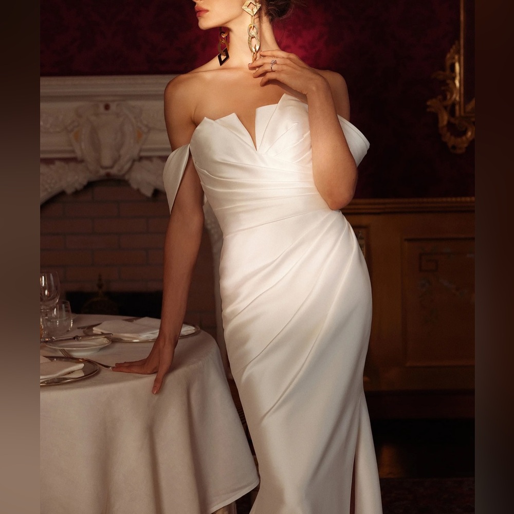 Justin Alexander Indigo Wedding Gown Sz 4 NWT